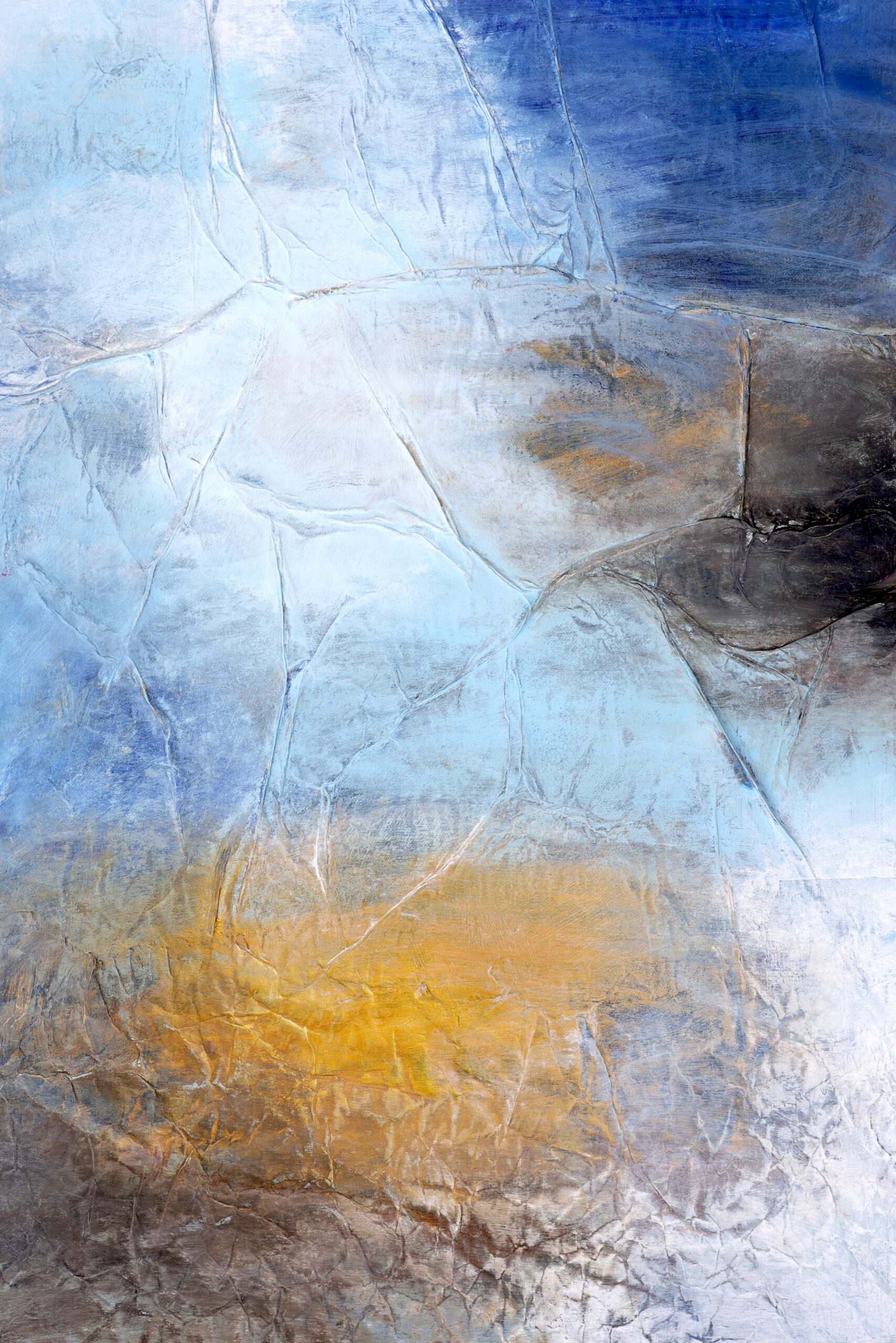 01 Acrylfarben unverdünnt in mehreren Schichten mit Lappen aufgetragen, Malgrund: zerknittertes Packpapier vollflächig auf Leinwand geklebt